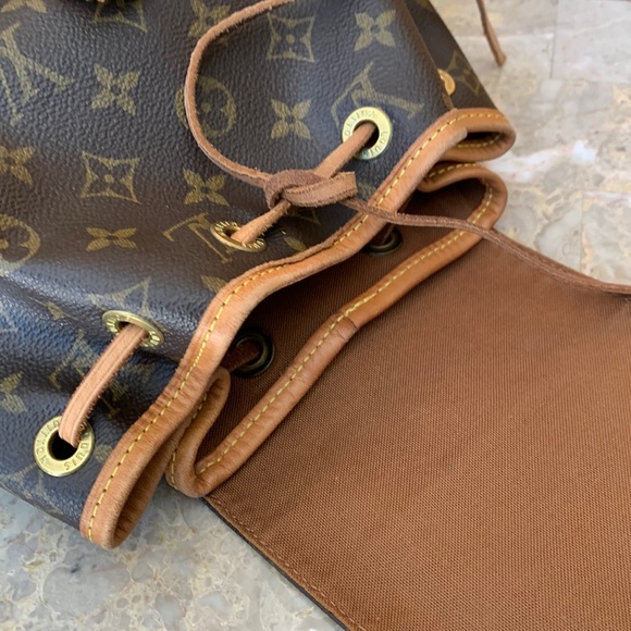 Beautiful Louis Vuitton Montsouris MM Backpack - Picture 12 of 16